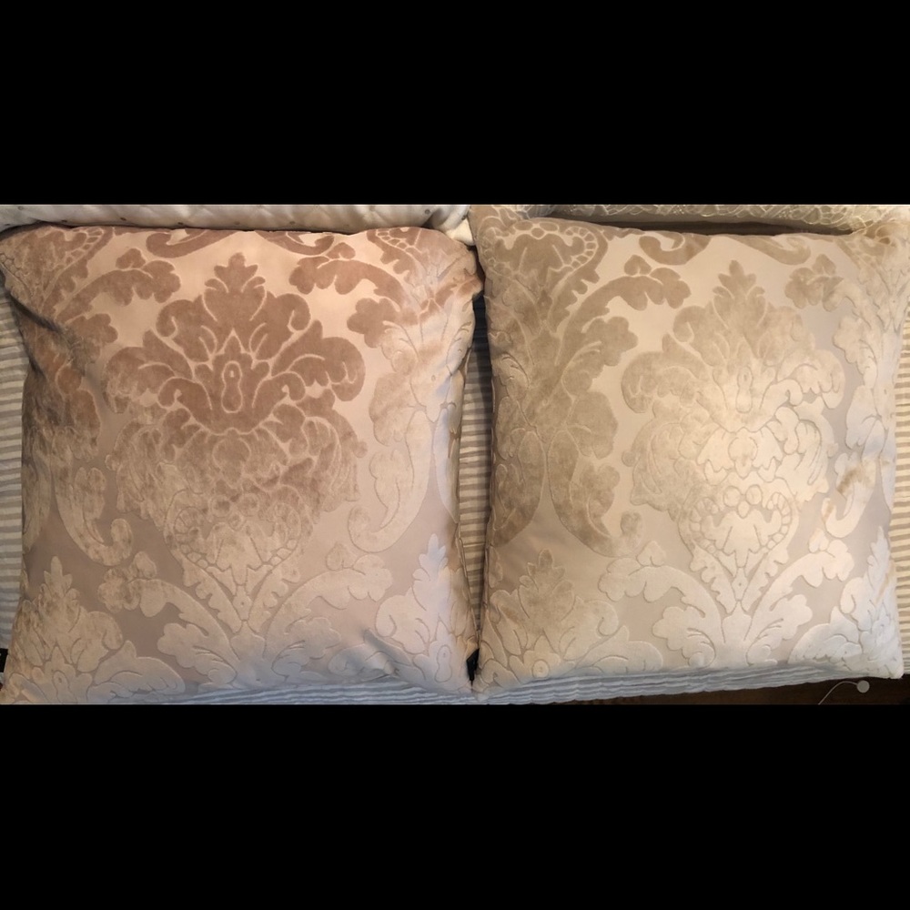 Decorative pillows